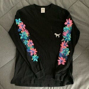 PINK Victoria’s Secret Long-Sleeve Tee